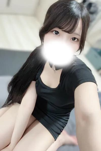鈴乃みいな
