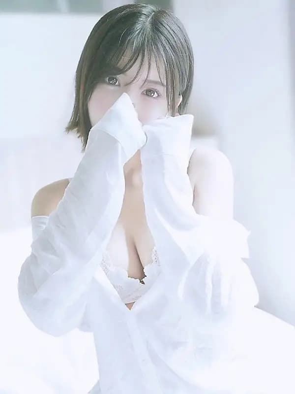 竜宮れなさんのプロフィール|新宿・大久保・高田馬場・池袋・恵比寿 メンズエステ|ELTERAS TOKYO - エルテラス -