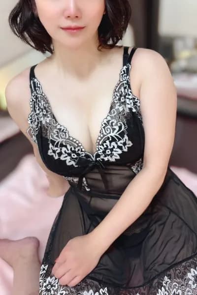 秋月すずかプロフィール|「癒されるワイフ」スマホ版