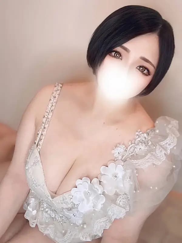 湊瀬いおさんのプロフィール|新宿・大久保・高田馬場・池袋・恵比寿 メンズエステ|ELTERAS TOKYO - エルテラス -