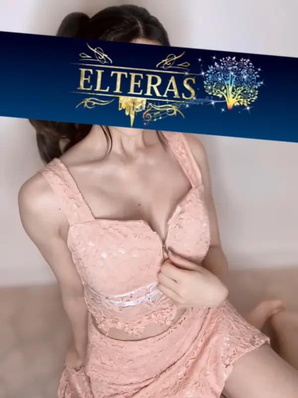 霜月らりさんのプロフィール|新宿・大久保・高田馬場・池袋・恵比寿 メンズエステ|ELTERAS TOKYO - エルテラス -