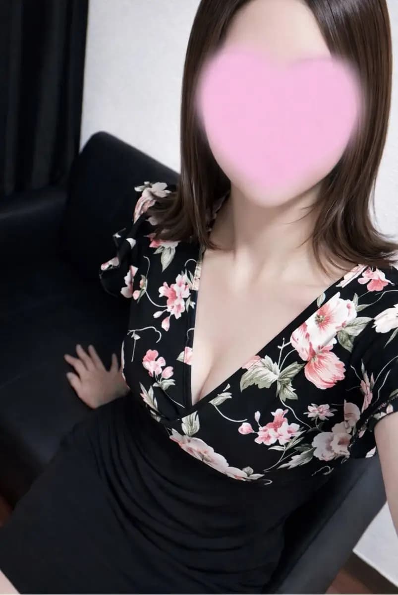 加賀美れんか プロフィール｜埼玉県大宮 メンズエステ『オトナチュラル』