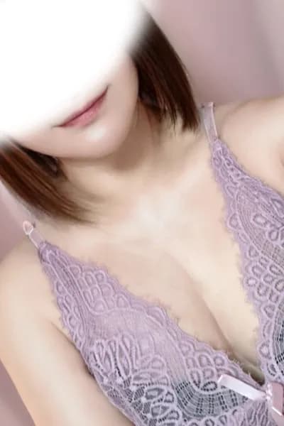 愛川すずね