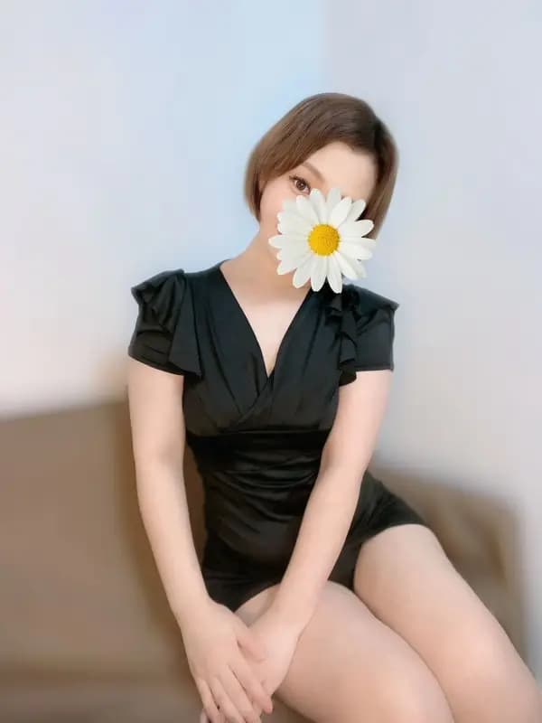 相沢あずみプロフィール｜愛知 名古屋メンズエステ『Marigold～マリーゴールド』