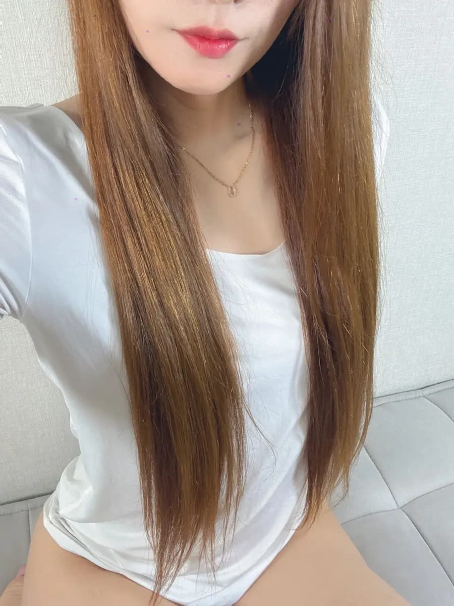 凪(なぎ) プロフィール|奈良 メンズエステ 『白シャツと彼女「しろかの」』