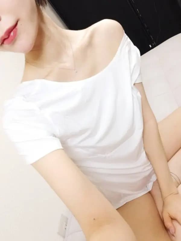 日向(ひなた) プロフィール|奈良 メンズエステ 『白シャツと彼女「しろかの」』