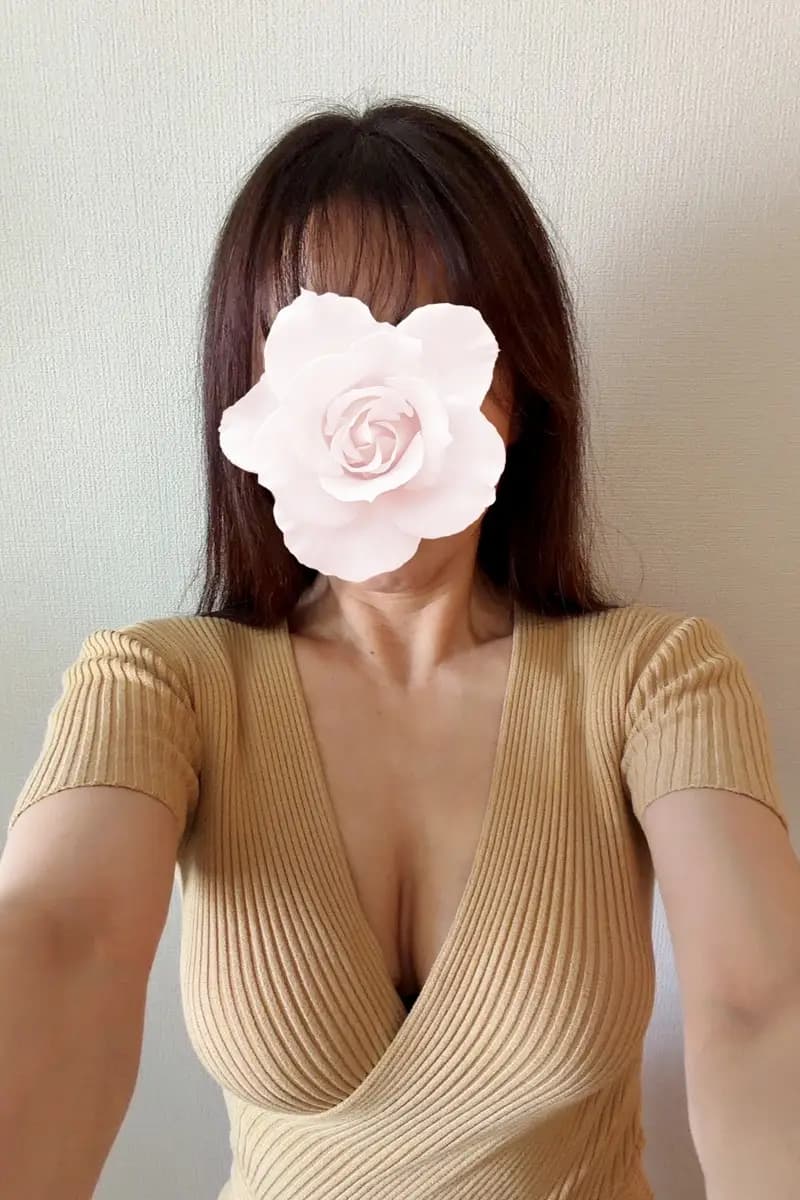 真都香♣︎まどか プロフィール｜岐阜メンズエステ 『ミセス ローズ』 Mrs.Rose　岐阜駅すぐのメンエスでリラクゼーションを