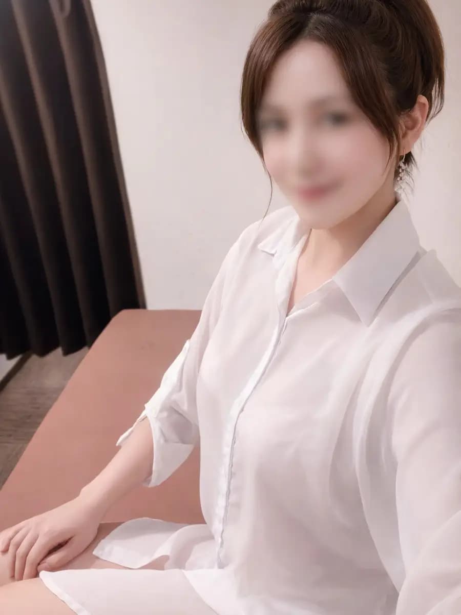 あずさ プロフィール｜福井県福井市 メンズエステ 『人妻花』