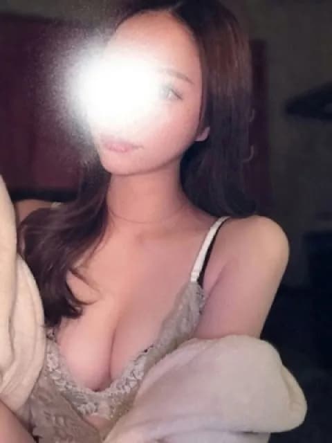 羽川　かなさんのプロフィール｜京都・メンズエステ｜Pure White (ピュアホワイト)