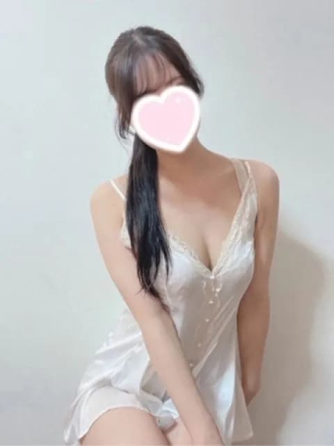 平井　めるさんのプロフィール｜京都・メンズエステ｜Pure White (ピュアホワイト)