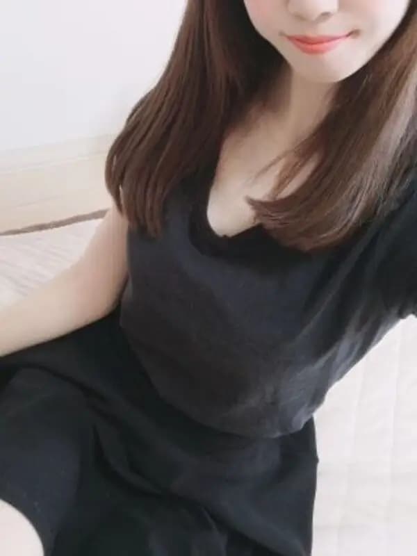 ゆかプロフィール｜大阪府『新大阪メンズエステ  Mrs.Emmy』