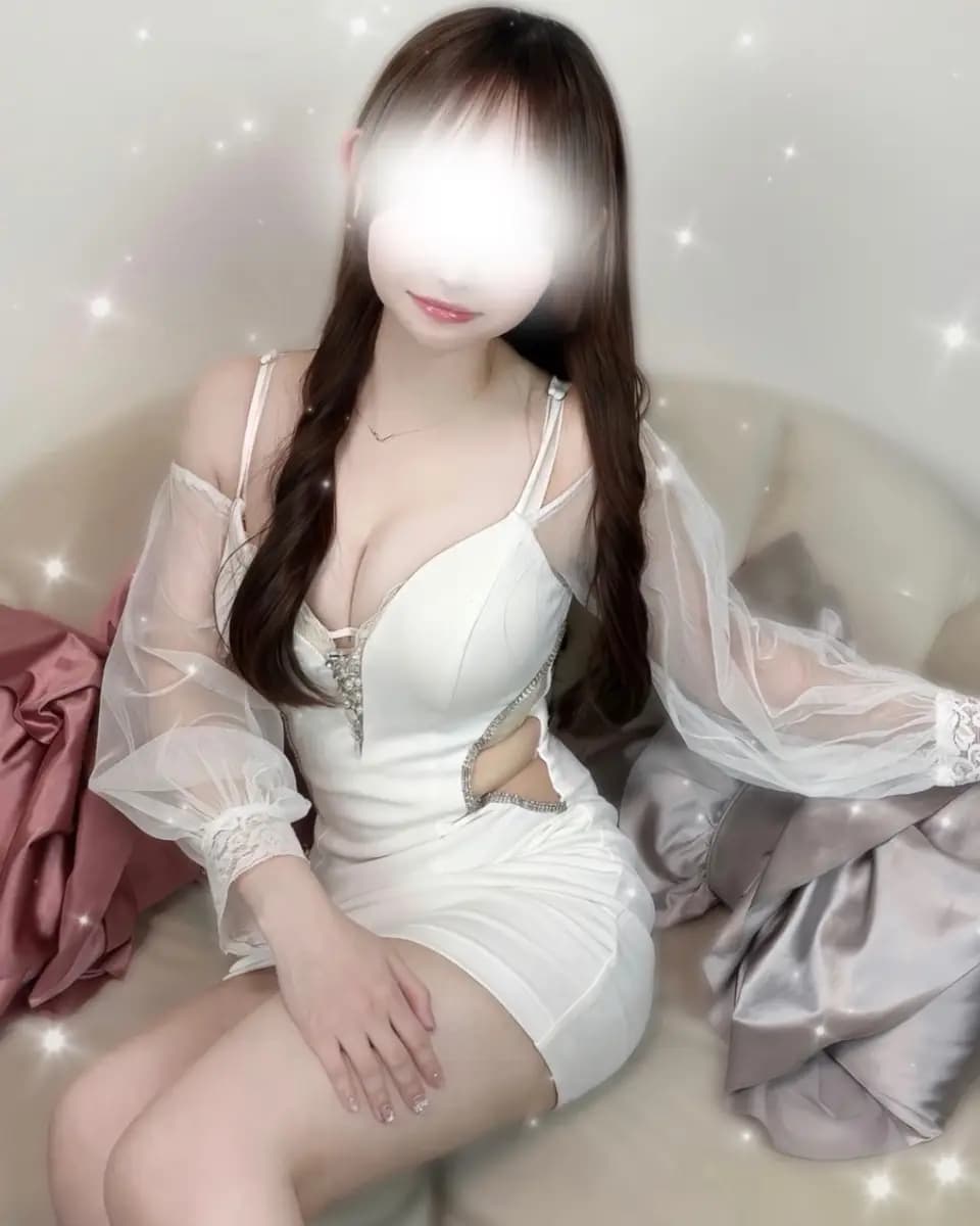 美波 れいら プロフィール｜大阪 日本橋 メンエス 『君色ドレスSPA』