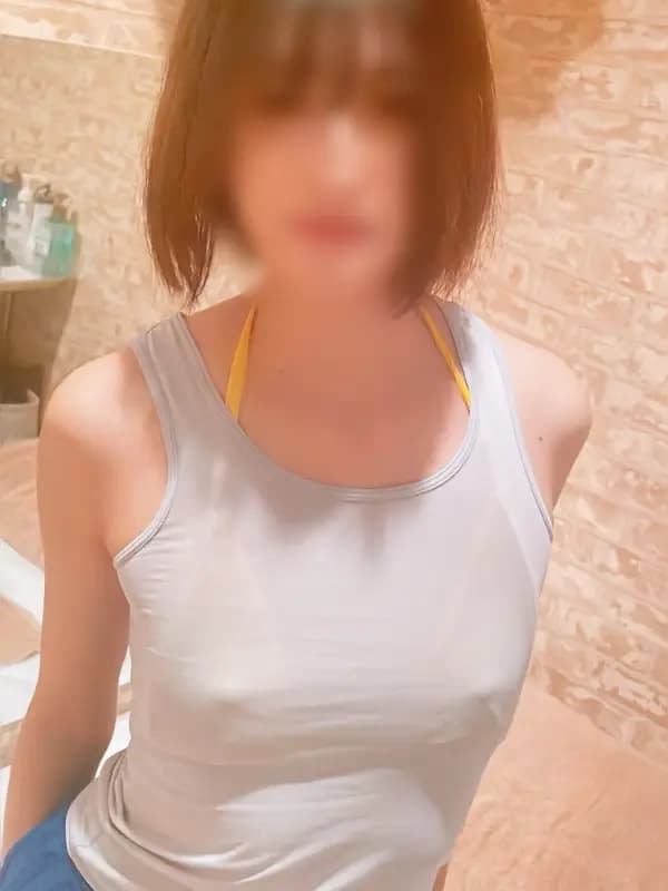 新人いおりさんのプロフィール｜ミニスカ天使の癒やしのマッサージ｜池袋メンズエステ LOVE LAND (ラブランド)