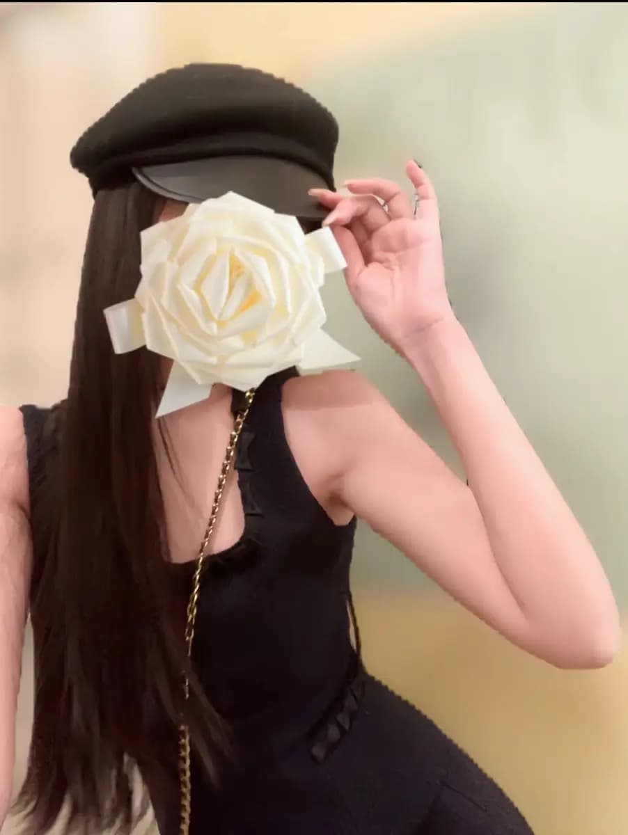 七瀬みなみ プロフィール｜新宿メンズエステ Ecru～エクリュ～