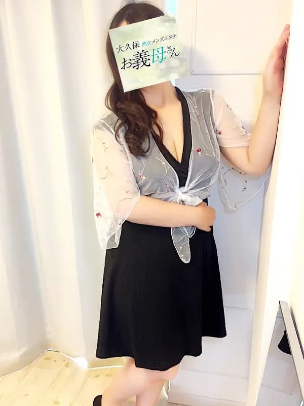 葵井さんのプロフィール｜50代以上のホスピタリティ｜お義母さん大久保店