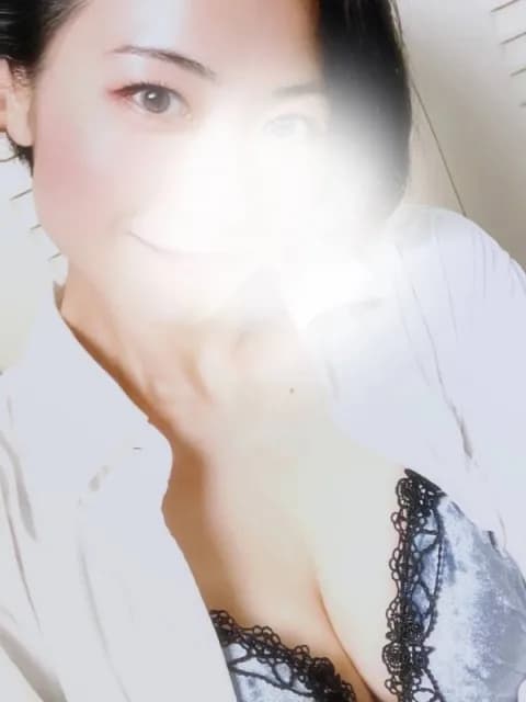 夏目ゆりかさんのプロフィール|立川・メンズエステ|百花繚乱