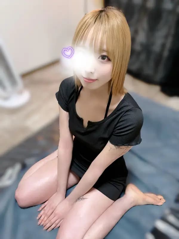 りあなさんのプロフィール｜黒×ゴシック×小悪魔 「かわいい」がコンセントの新しいメンズエステ｜サキュバス系メンズエステ「りりむSpa」