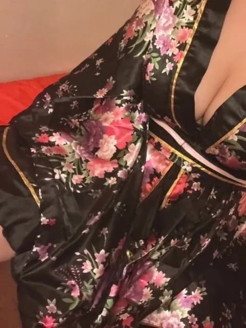 四条 雫さんのプロフィール｜立川・メンズエステ｜百花繚乱