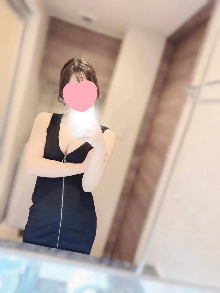 深沢えま プロフィール｜下北沢・笹塚 メンズエステ 『椿－oil－』