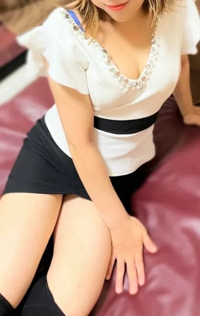 柳瀬 夏海さんのプロフィール|堺筋本町日本橋梅田新大阪 堺東メンズエステ|シークレットルームヒマワリ