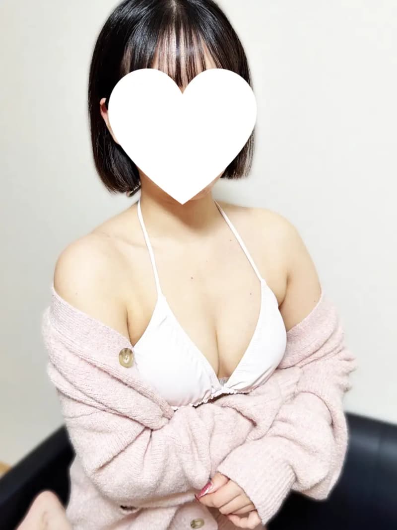 新人・夏菜（かな）