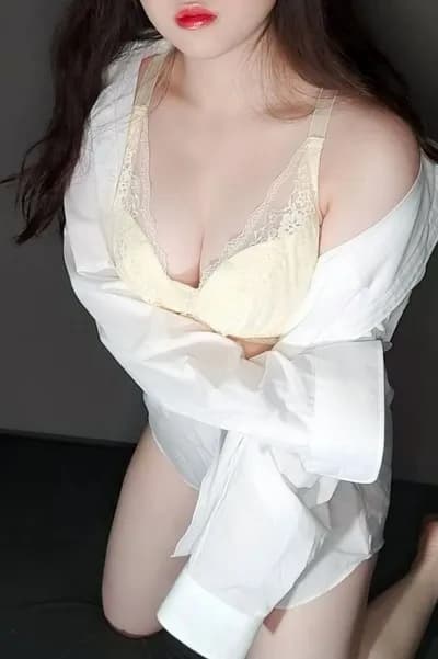 上條 ひな