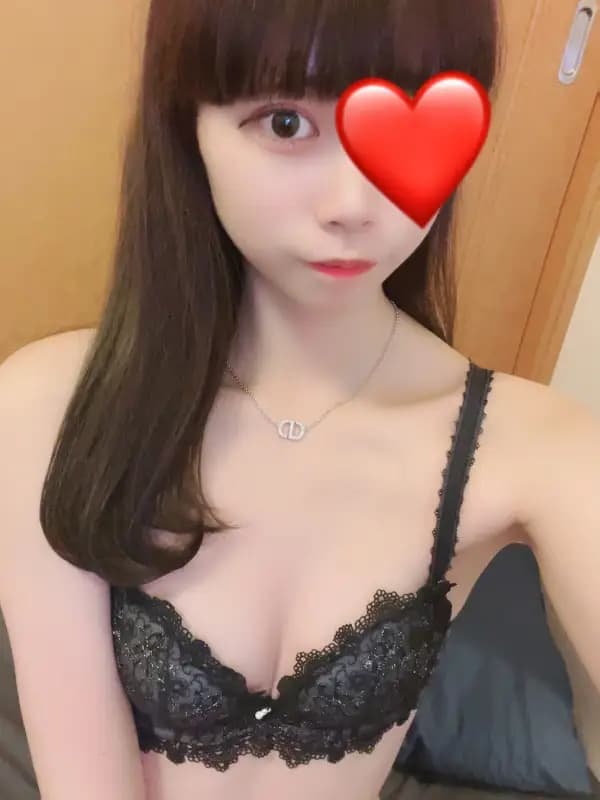 えみりさんのプロフィール|本八幡 メンズエステ|RedRibbon(レッドリボン)本八幡