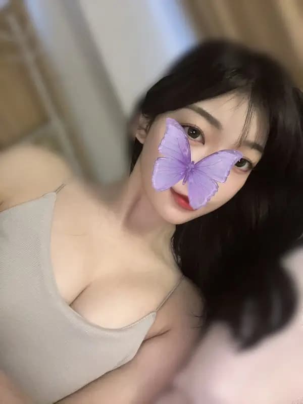 白石あゆみさんのプロフィール|施術のプロフェッショナルなセラピストと高級感のあるルームで高級施術を堪能|マセラティ銀座 北新地梅田店/ 銀座本店