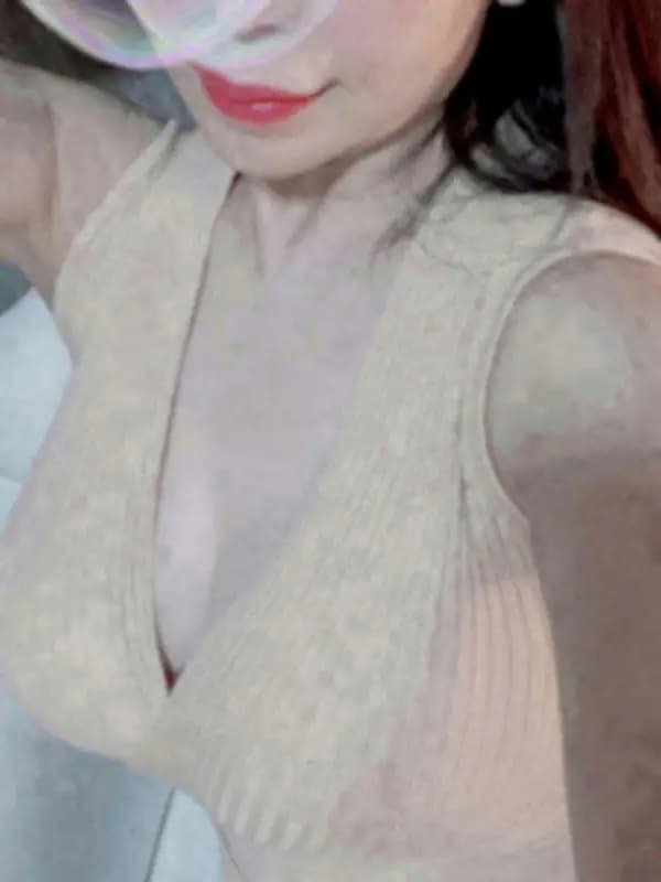 胡蝶蘭さんのプロフィール|大人の女性による、寛容力と包容力のある美蝶が戯れる、高級店でのサービスを✨ずば抜けた才覚をもつセラピストによる究極の施術を受けることができる、90分コースをぜひご堪能ください。|東京目黒高級セレブ熟女
