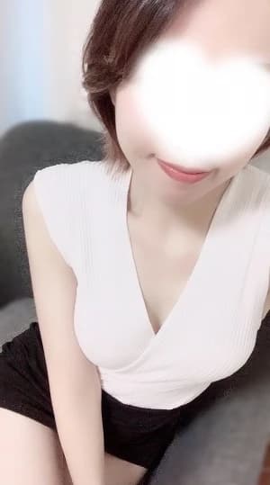 青山りかさんのプロフィール|五反田で人気のルーム型メンズエステ「Esthe Spa~エステスパ~」