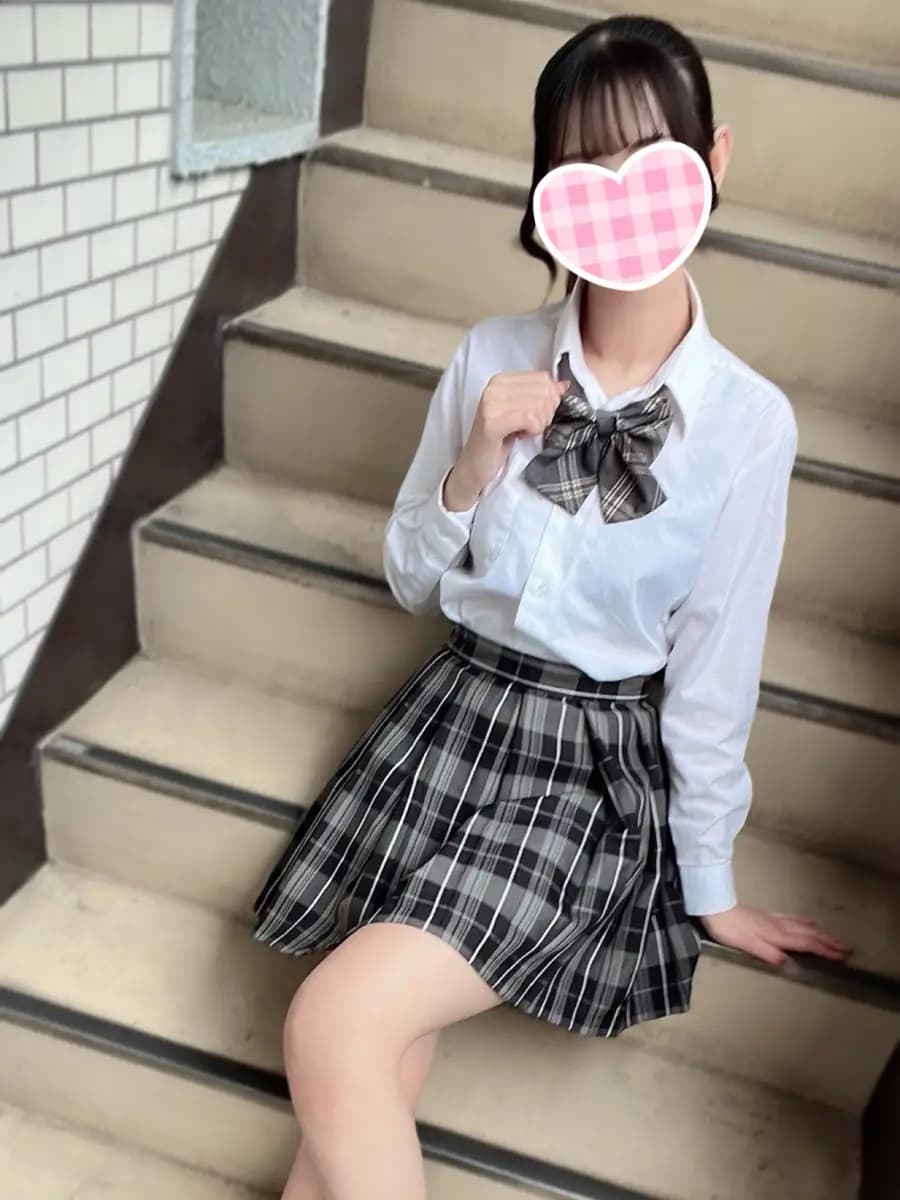 りおプロフィール|池袋美少女リフレ|キャンクロ『Cam:Clo』
