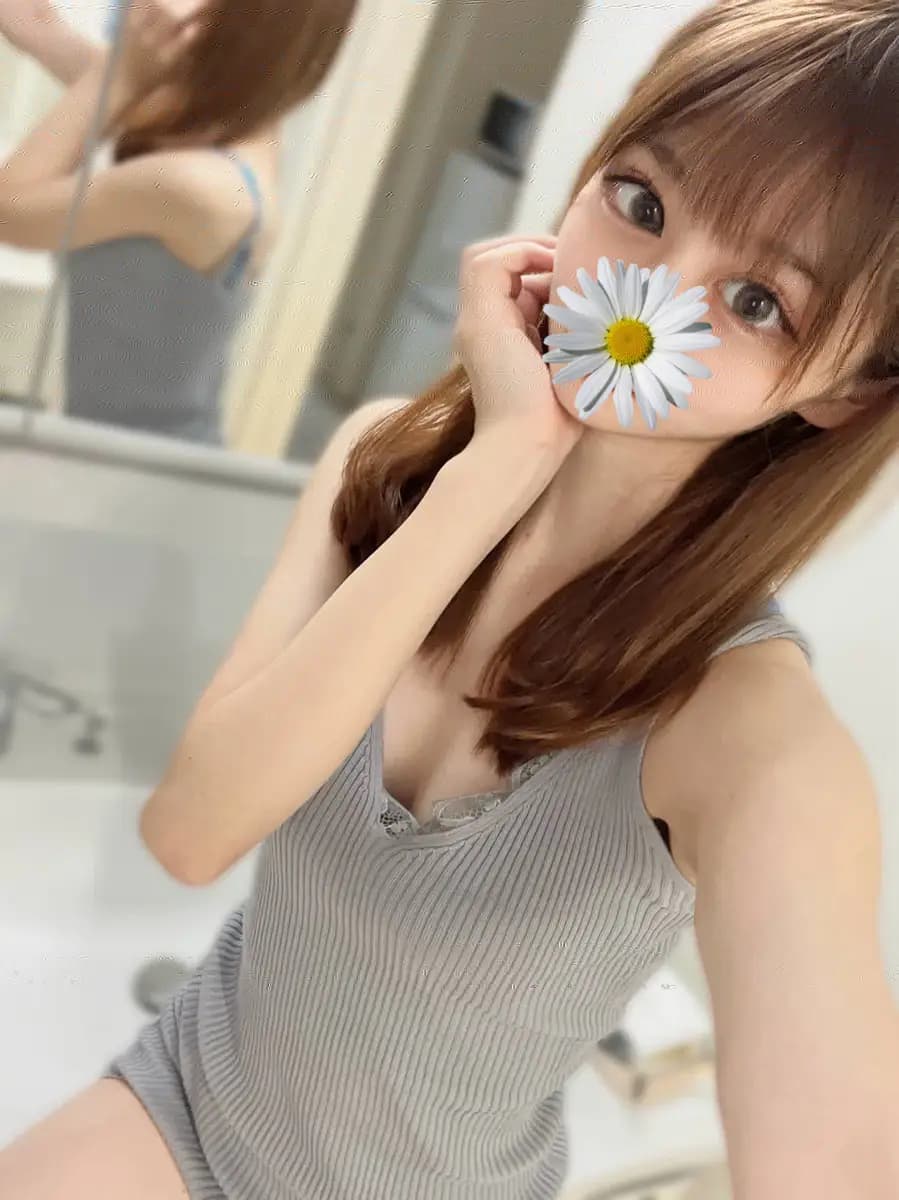 綾瀬ひなプロフィール|恵比寿・横浜・関内・藤沢メンズエステ『LIORA(リオラ)』