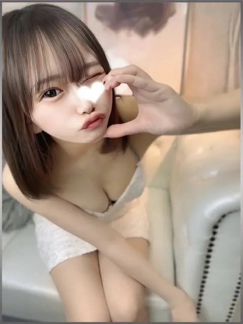 皇りおんさんのプロフィール|大阪日本橋・メンズエステ|REST SPA PREMIUM(レストスパプレミアム)