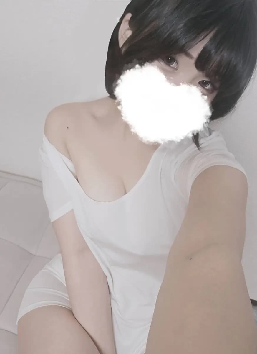 夏希(なつき) プロフィール|奈良 メンズエステ 『白シャツと彼女「しろかの」』