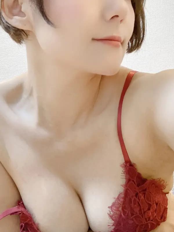 岩下らんさんのプロフィール|五反田・目黒・恵比寿・田町メンズエステ|Bella Donna